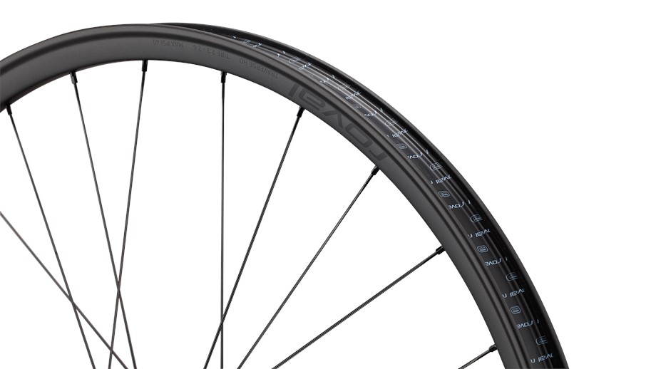 Specialized Traverse HD 240 DEG Satin Carbon / Gloss Black