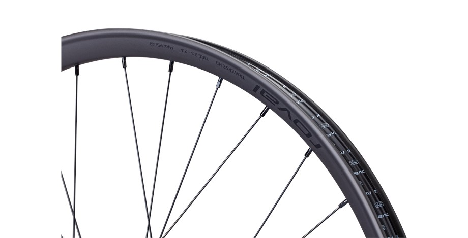 Specialized TRAVERSE HD i9 1/1 Satin Carbon / Gloss Black - 29 Front 28H