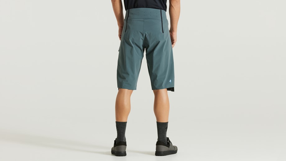 Specialized Men's Trail Air Shorts Cast Battleship - 40