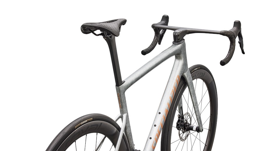 2026 Specialized Tarmac SL8 Pro Gloss Silver Dust / Shadow Silver Dry Impasto / Photon Orange Tint Over Silver Dust - 61