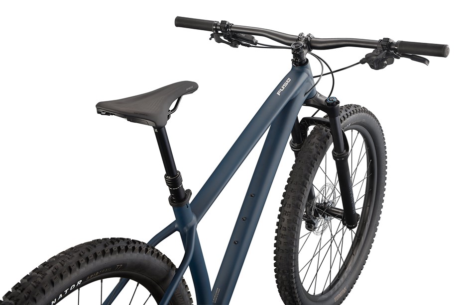 2022 Specialized Fuse Sport 27.5 Satin Cast Blue / Light Silver - L