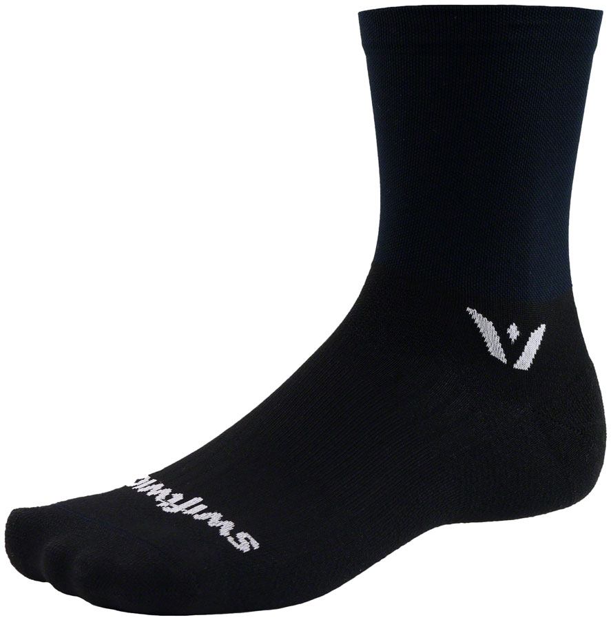 Swiftwick Aspire Mid Crew Socks - 5", Black, Large